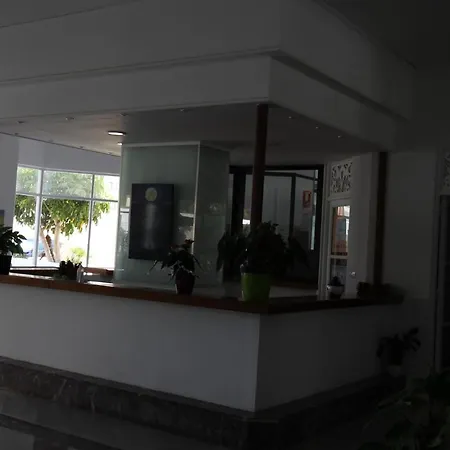 Everything Need. Right Here. アパート *